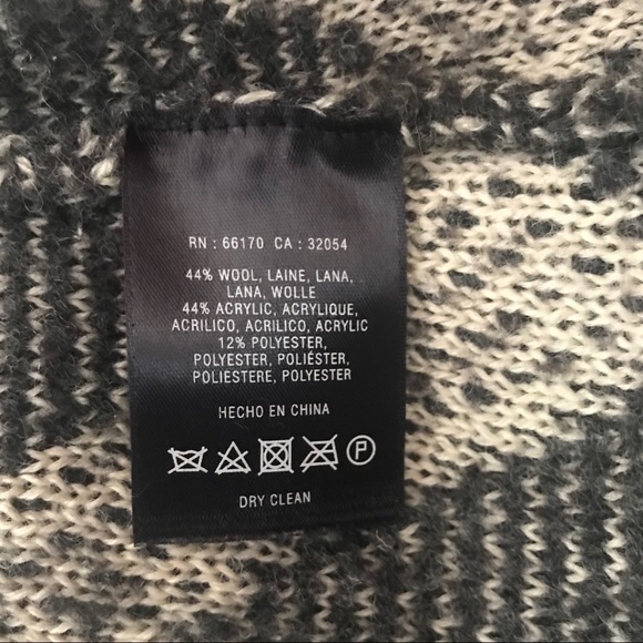 🌟🌟WOMEN’S SWEATER🌟🌟 - Picture 4 of 4